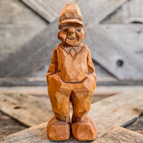 1993 Vintage Folk Art HandCarved Wooden Old Man “Oskar” w Hands in Pockets-6.5”H - Picture 9 of 9